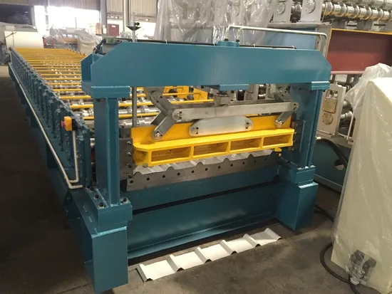 Профилегибочная машина для производства рулонов металлических кровельных панелей из оцинкованного кровельного листа из гофрированного железа